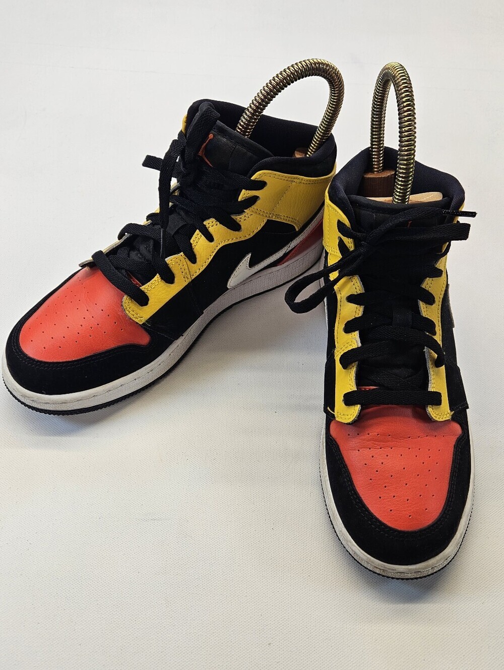 Nike Air Jordan 1 Mid SE GS 'Amarillo Team Orange' BQ6931-087 Youth Size 6.5Y
